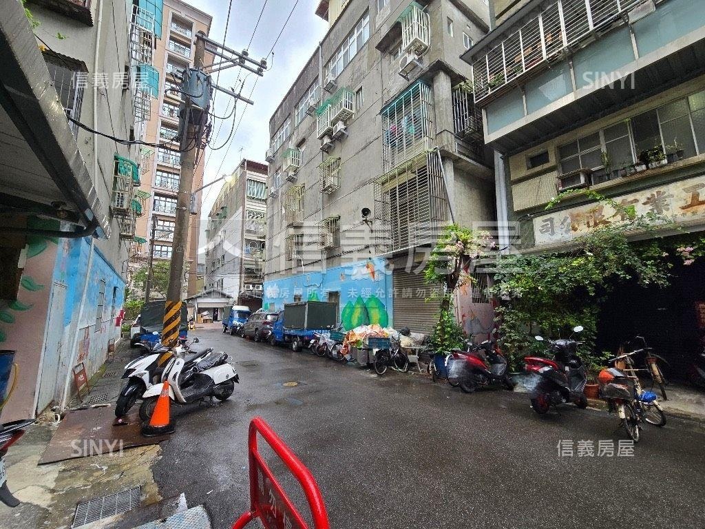 新接稀有徐匯捷運三樓房屋室內格局與周邊環境