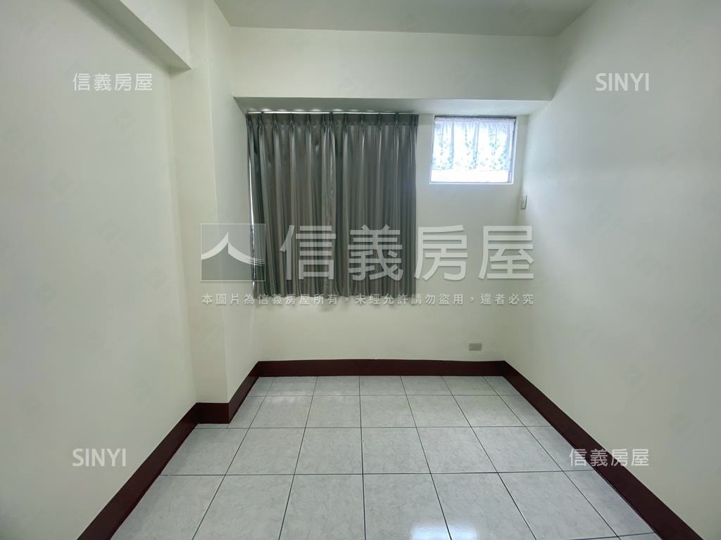 近信義國中小３房附車位房屋室內格局與周邊環境