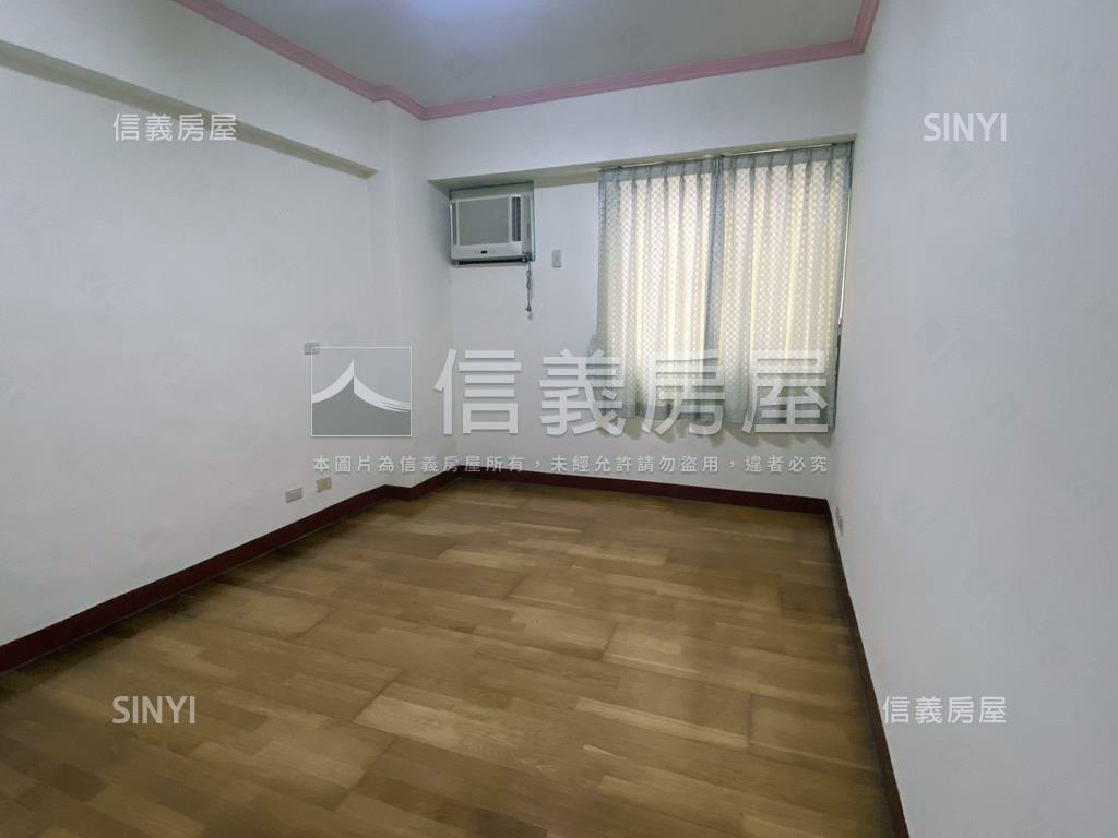 近信義國中小３房附車位房屋室內格局與周邊環境