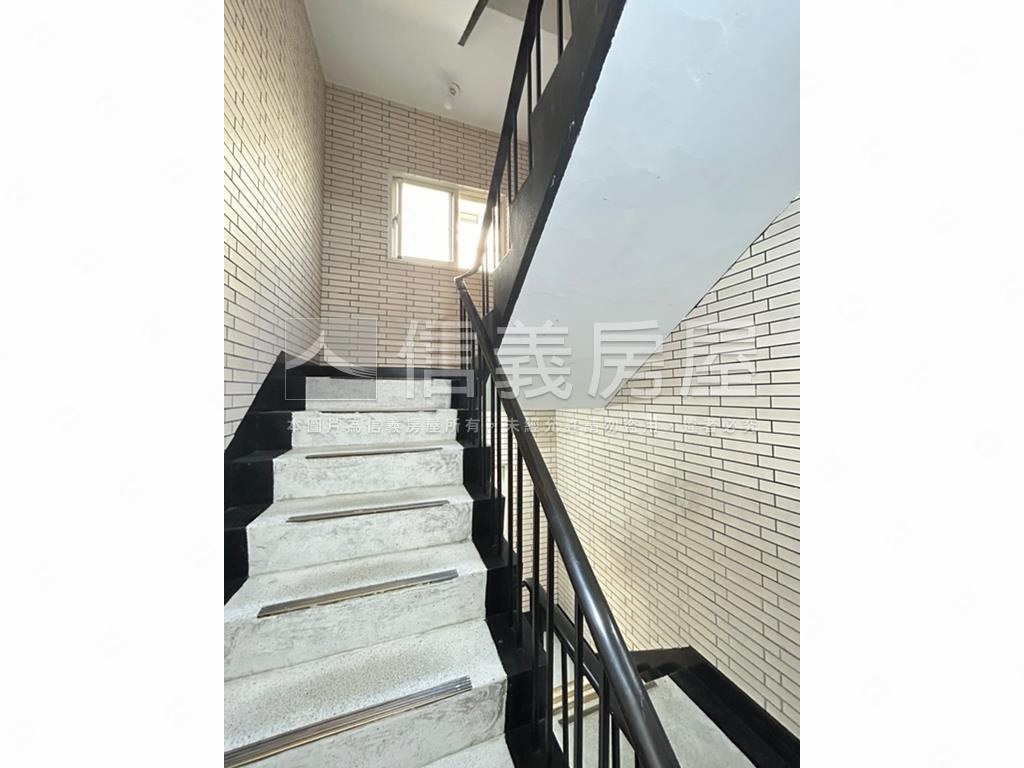 敦小介壽學區面寬採光二樓房屋室內格局與周邊環境