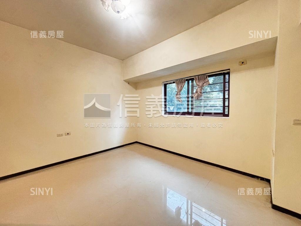 九揚香庭露台４房房屋室內格局與周邊環境