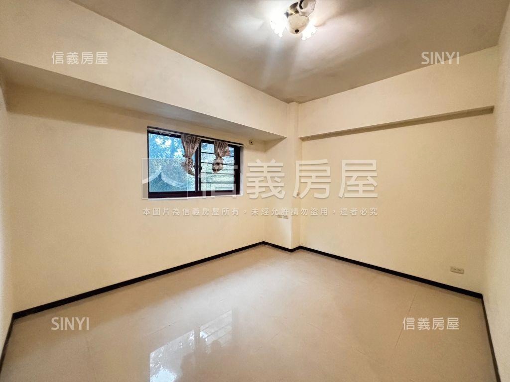 九揚香庭露台４房房屋室內格局與周邊環境