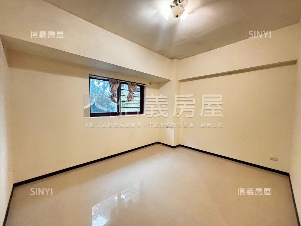 九揚香庭露台４房房屋室內格局與周邊環境