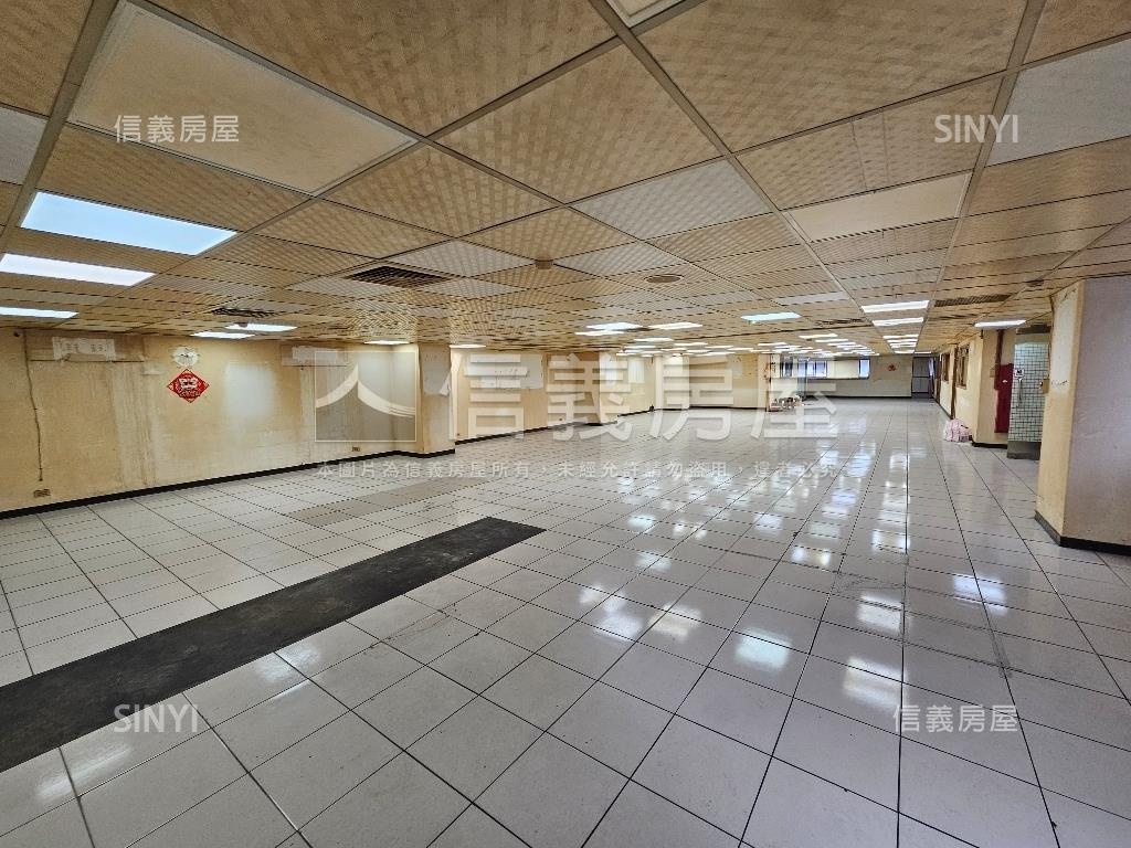 南京西路整層商三辦公房屋室內格局與周邊環境