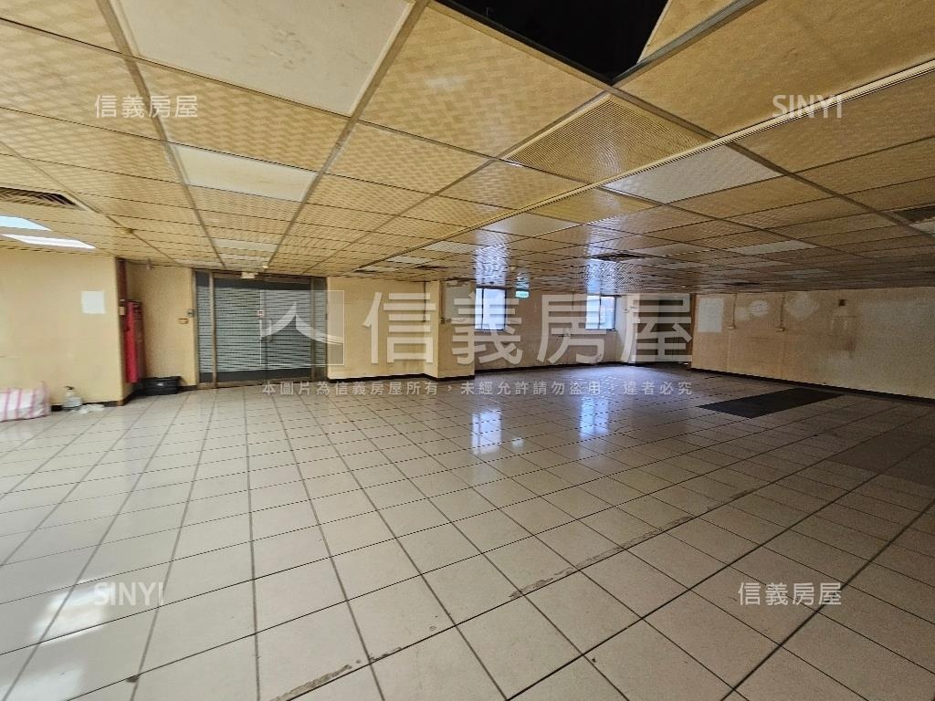 南京西路整層商三辦公房屋室內格局與周邊環境