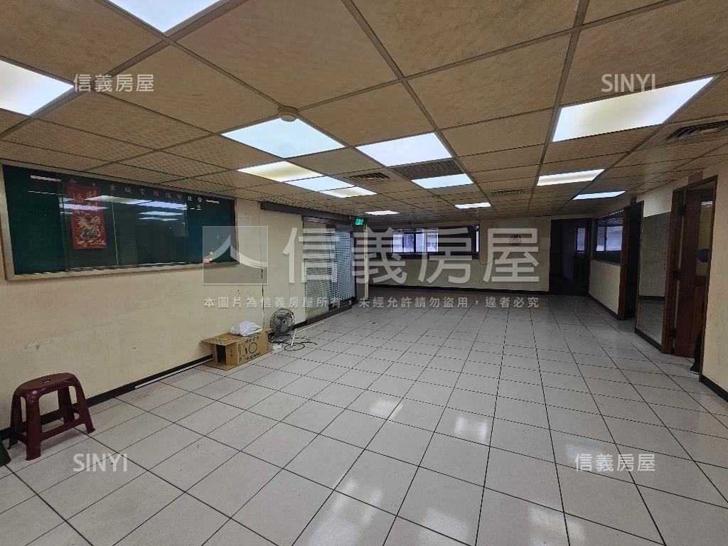 南京西路整層商三辦公房屋室內格局與周邊環境