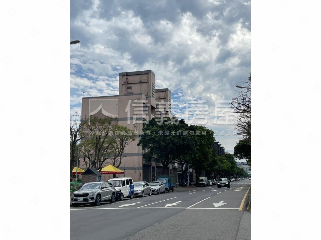 儷苑河岸景觀小品房屋室內格局與周邊環境