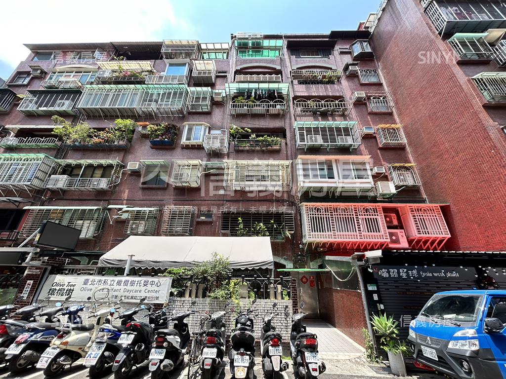 後山埤三陽方正電梯大三房房屋室內格局與周邊環境