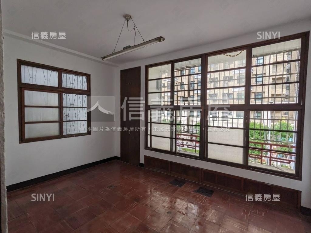 雙十路採光文青風整棟透店房屋室內格局與周邊環境