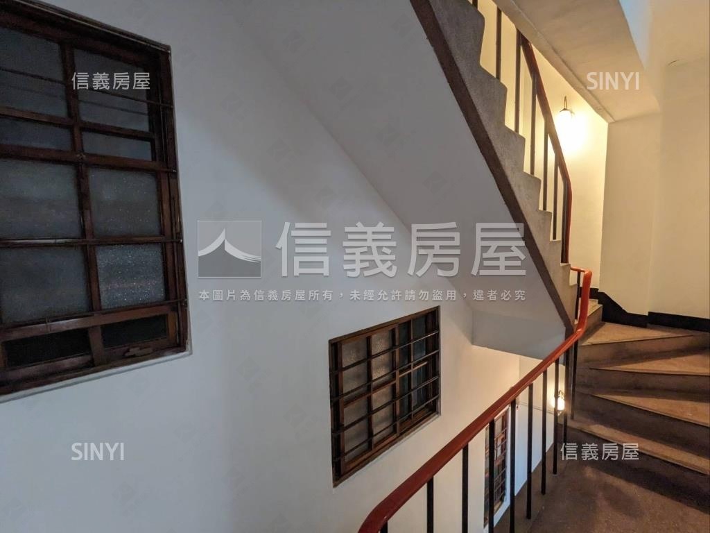 雙十路採光文青風整棟透店房屋室內格局與周邊環境