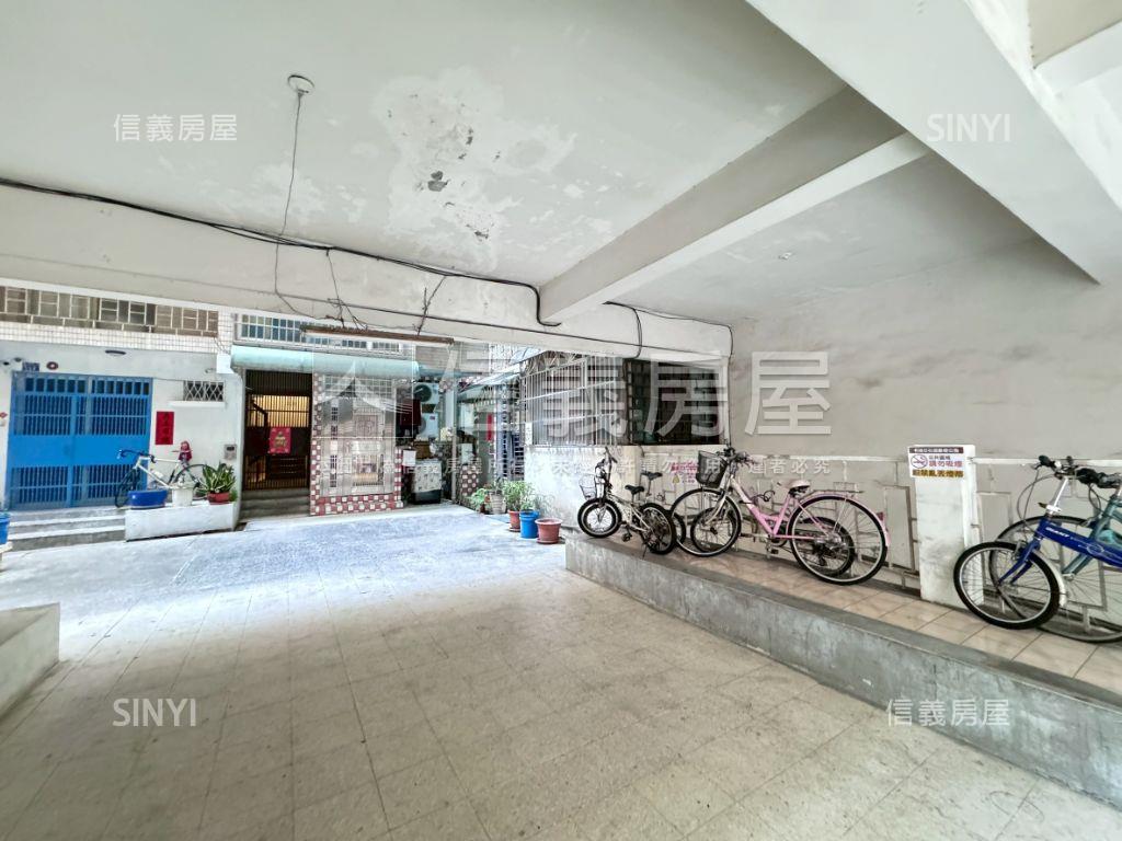 近捷運四維國小站收租三套房屋室內格局與周邊環境