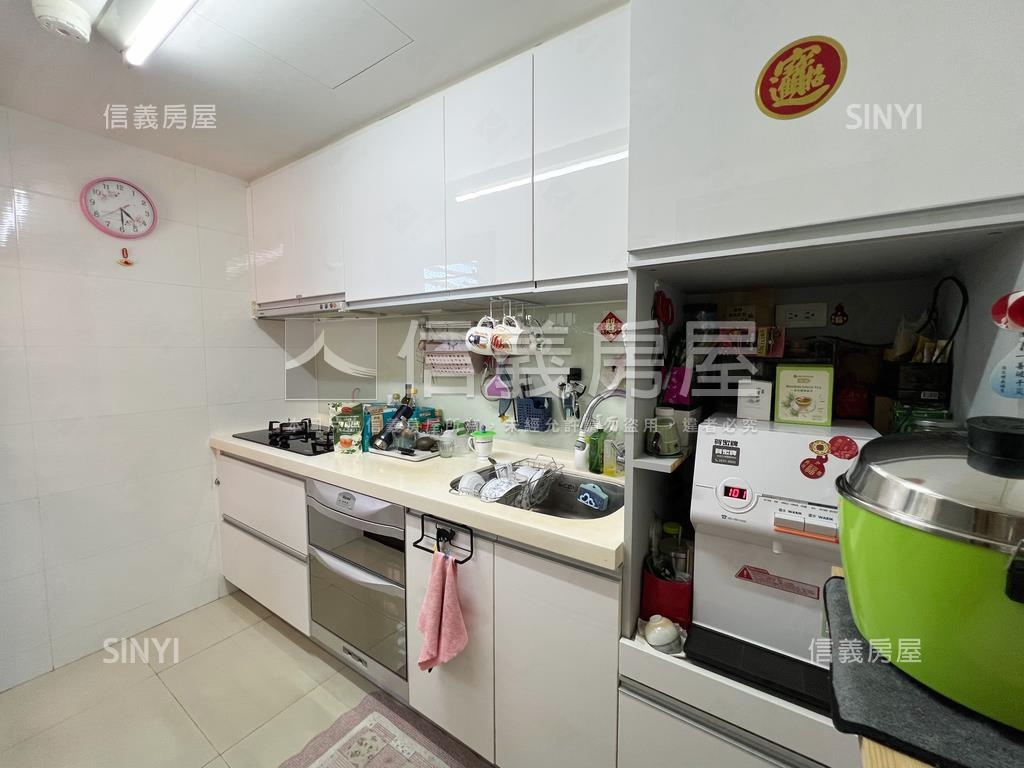 捷運匯境稀有朝南兩房兩衛房屋室內格局與周邊環境