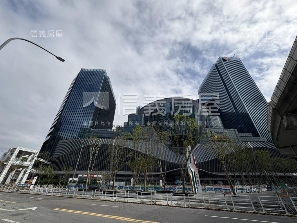 南軟商圈穩定金店面房屋室內格局與周邊環境