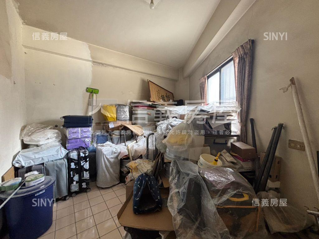 正建成路獨棟雙店面房屋室內格局與周邊環境