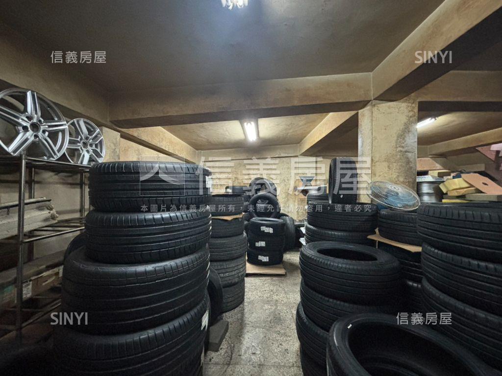 正建成路獨棟雙店面房屋室內格局與周邊環境