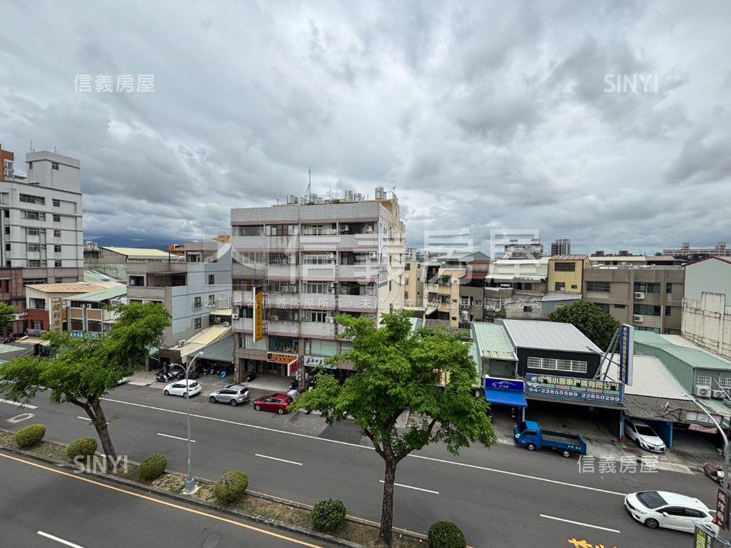 正建成路獨棟雙店面房屋室內格局與周邊環境