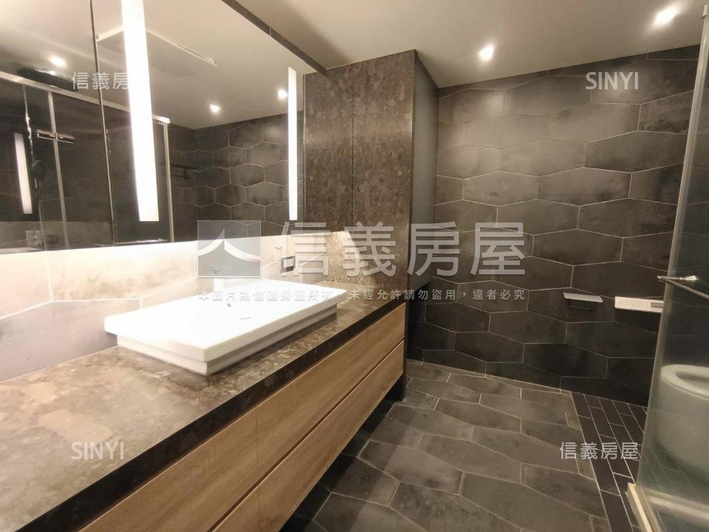 附中學區方正美妝四房房屋室內格局與周邊環境