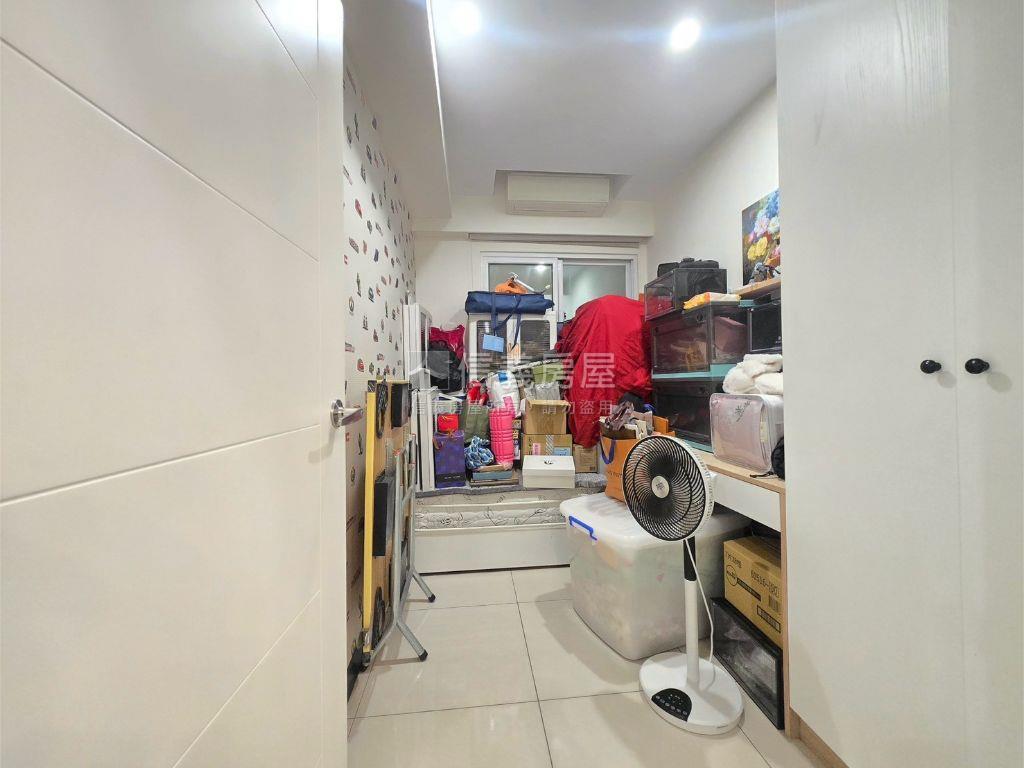 蘇黎市採光四房車位房屋室內格局與周邊環境
