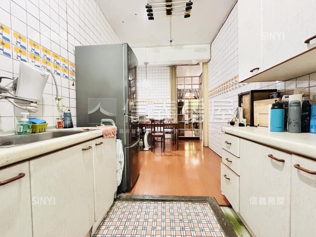 前後陽台．方正公寓３樓房屋室內格局與周邊環境