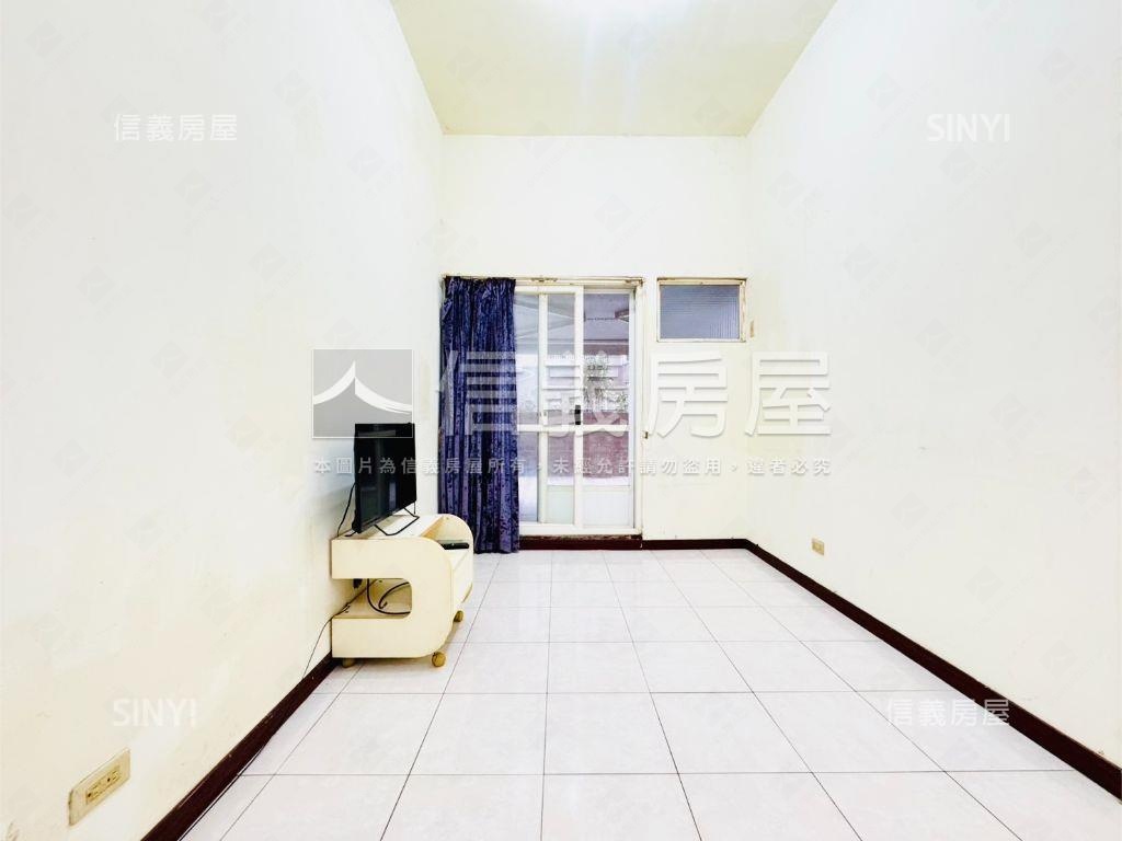 中正巴塞隆納一樓庭院美屋房屋室內格局與周邊環境