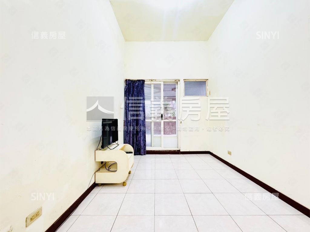 中正巴塞隆納一樓庭院美屋房屋室內格局與周邊環境