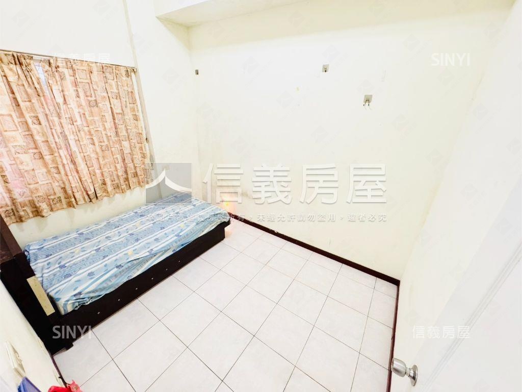 中正巴塞隆納一樓庭院美屋房屋室內格局與周邊環境