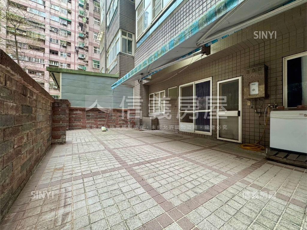 中正巴塞隆納一樓庭院美屋房屋室內格局與周邊環境