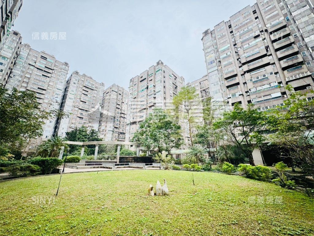 中正巴塞隆納一樓庭院美屋房屋室內格局與周邊環境