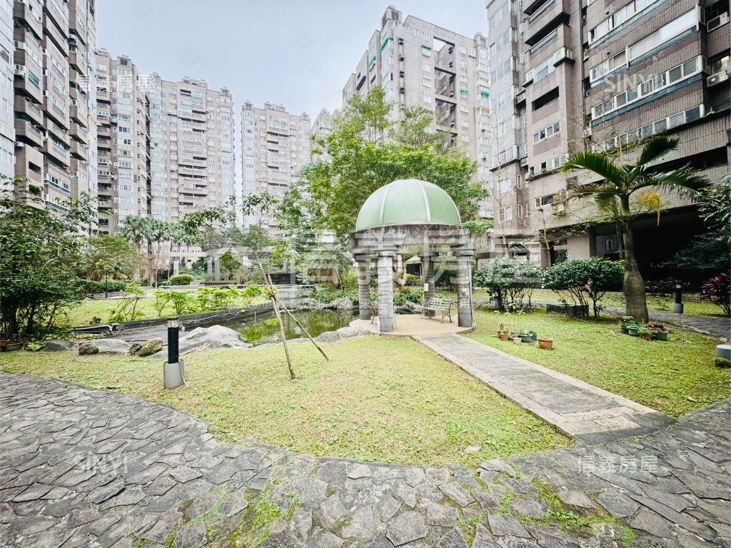 中正巴塞隆納一樓庭院美屋房屋室內格局與周邊環境