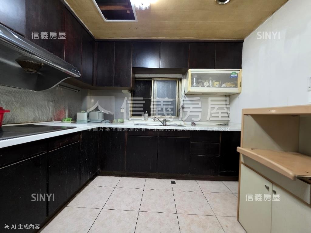 二期公園旁雙併透店房屋室內格局與周邊環境