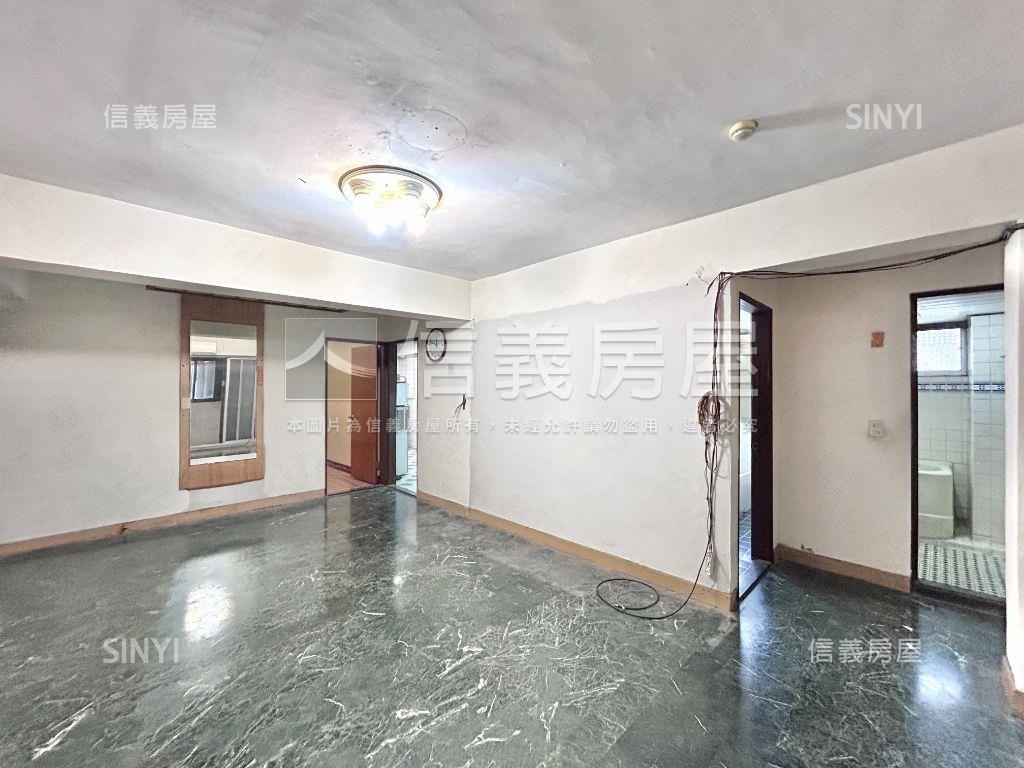 中正國小旁首購成家華廈房屋室內格局與周邊環境