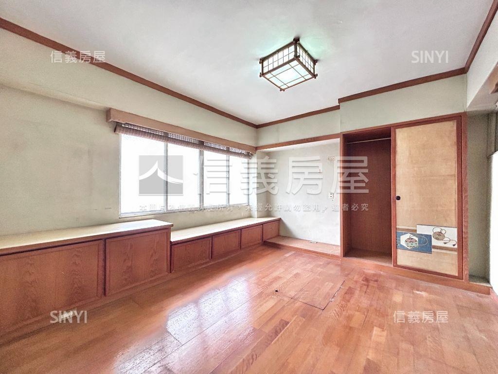 中正國小旁首購成家華廈房屋室內格局與周邊環境