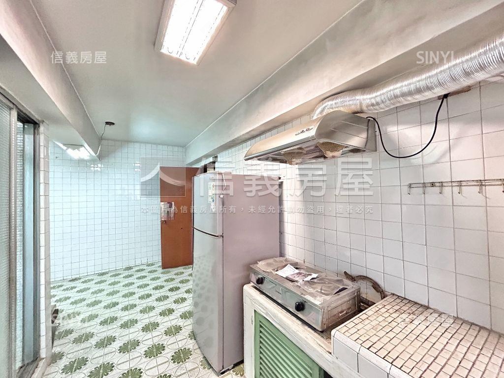 中正國小旁首購成家華廈房屋室內格局與周邊環境