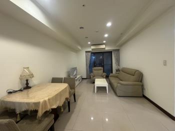 未來市家樂福商圈兩房車位