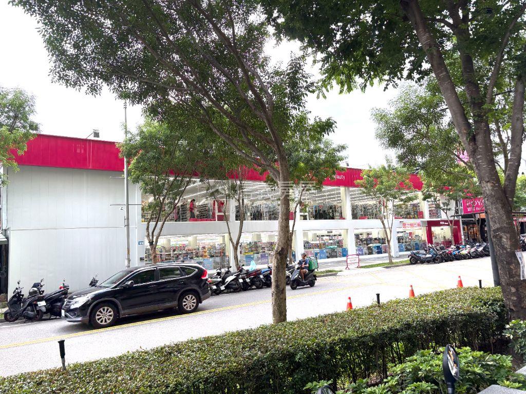 大觀二段方正裝潢美三樓房屋室內格局與周邊環境