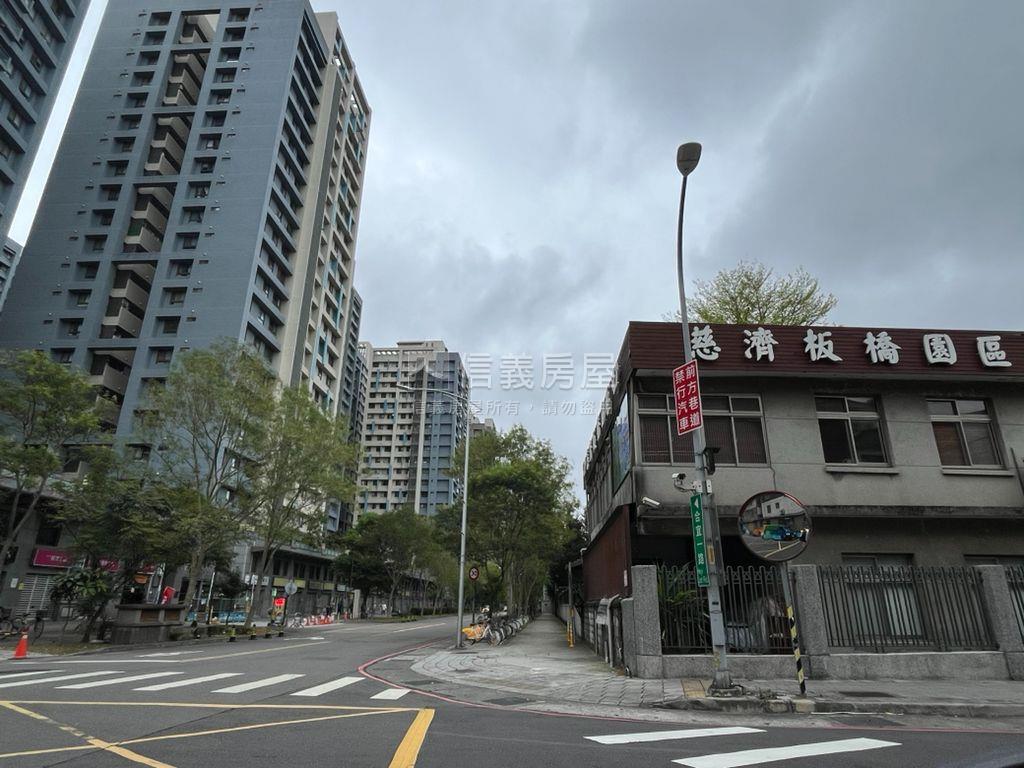 大觀二段方正裝潢美三樓房屋室內格局與周邊環境
