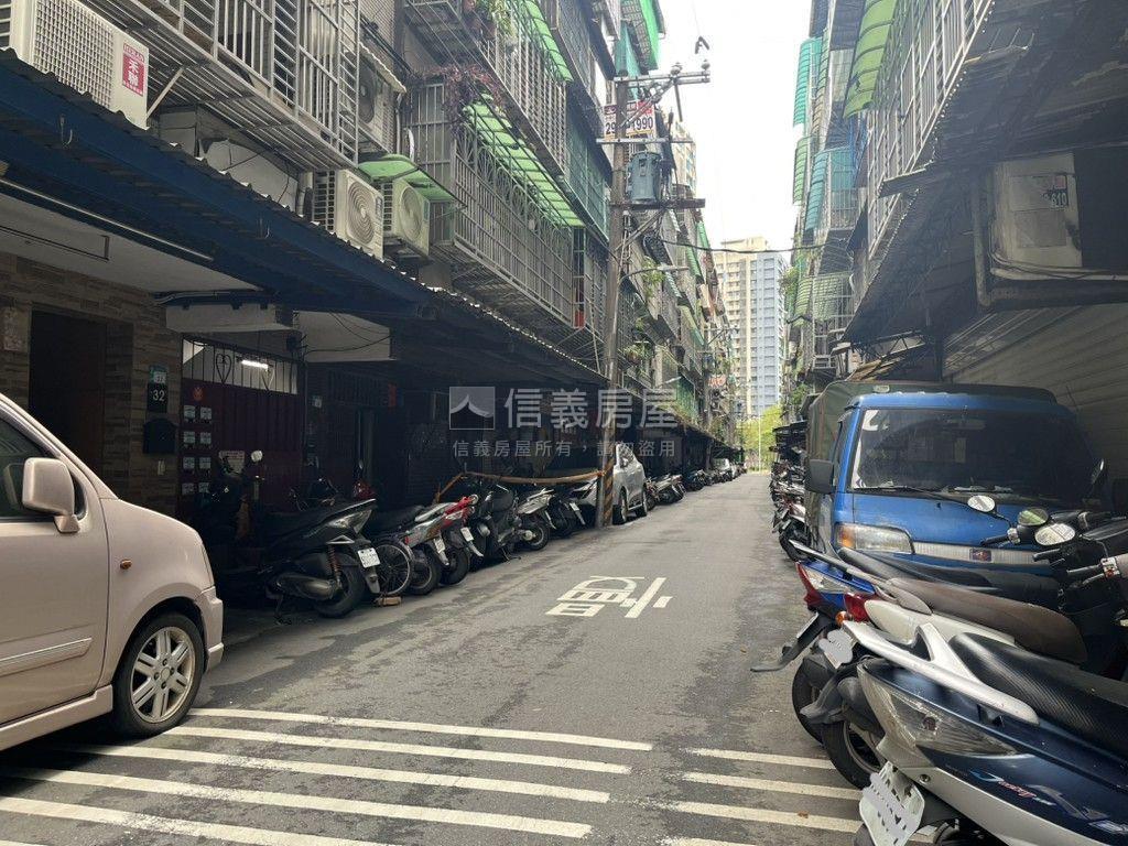 大觀二段方正裝潢美三樓房屋室內格局與周邊環境