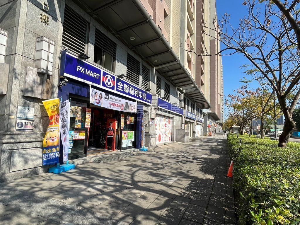 大觀二段方正裝潢美三樓房屋室內格局與周邊環境