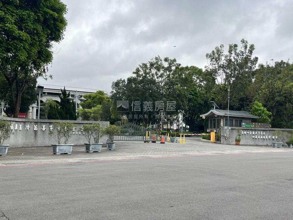 大觀二段方正裝潢美三樓房屋室內格局與周邊環境