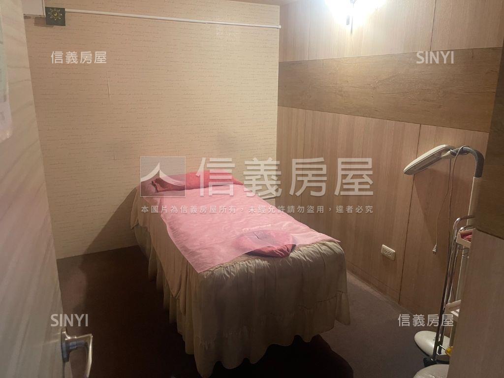 小港名發新境金店面房屋室內格局與周邊環境