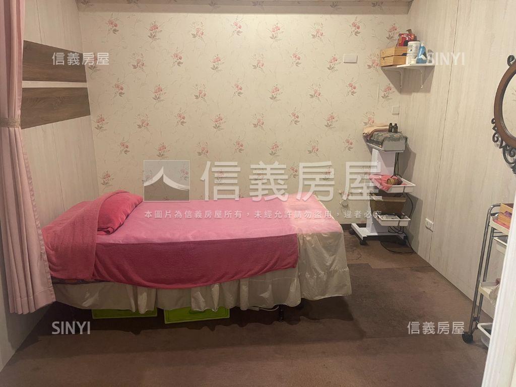 小港名發新境金店面房屋室內格局與周邊環境