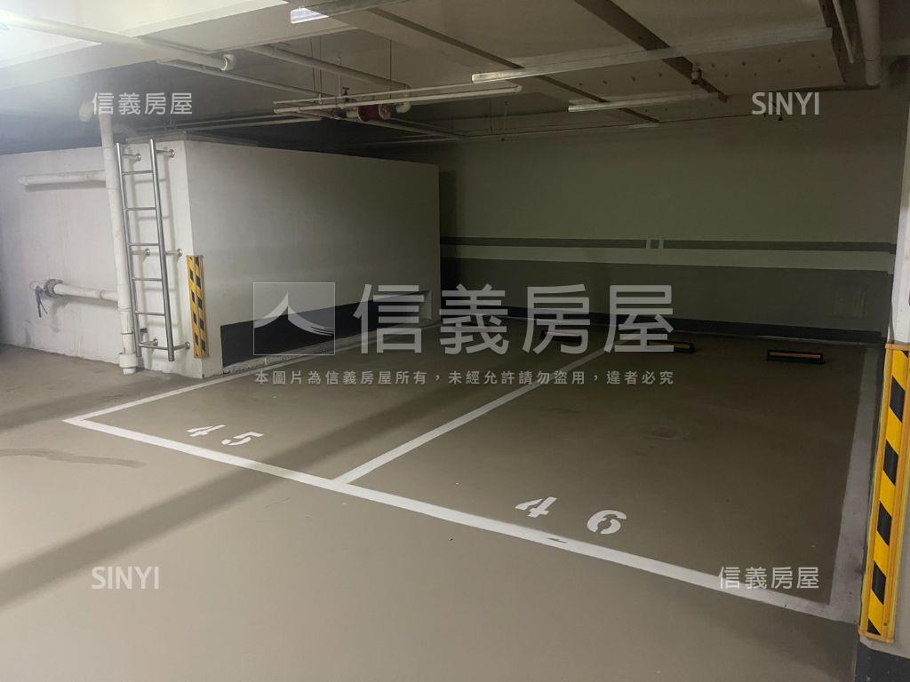 小港名發新境金店面房屋室內格局與周邊環境