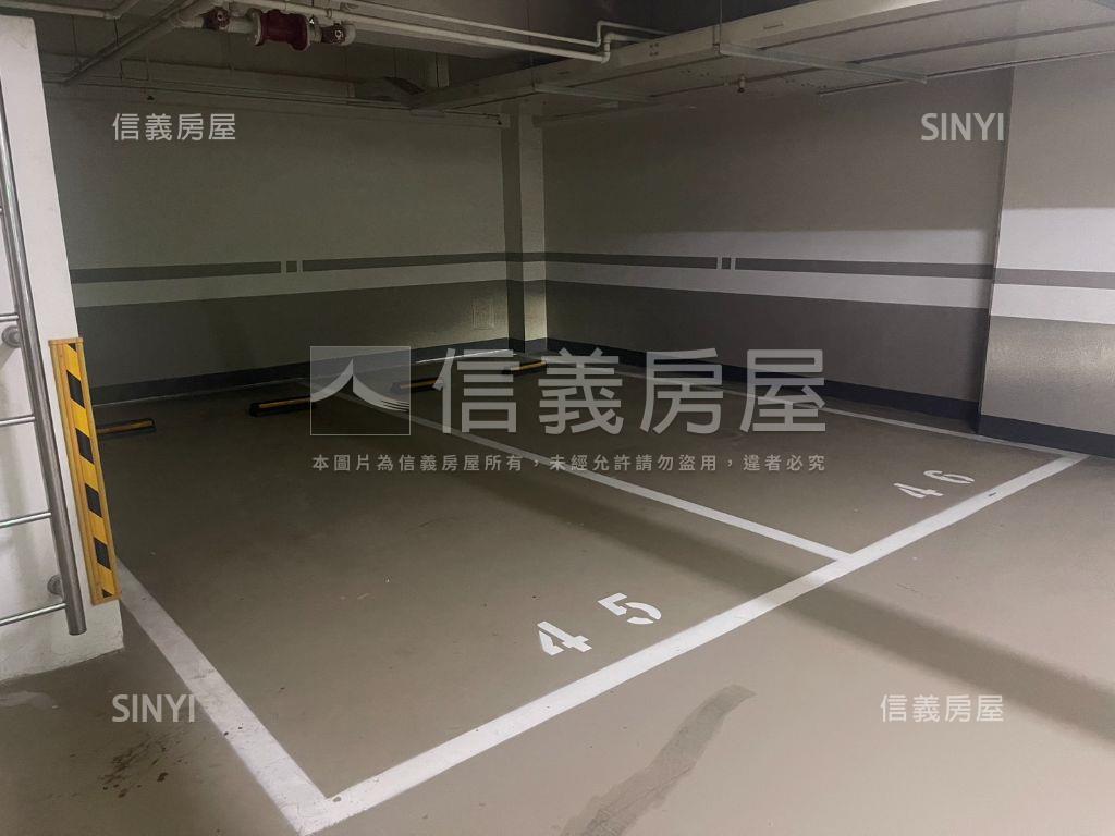 小港名發新境金店面房屋室內格局與周邊環境