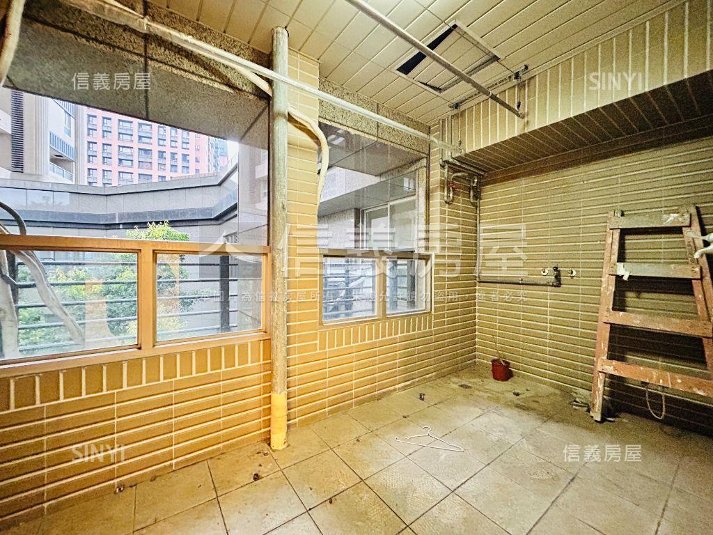 財政局標售—梵帝崗之２房屋室內格局與周邊環境