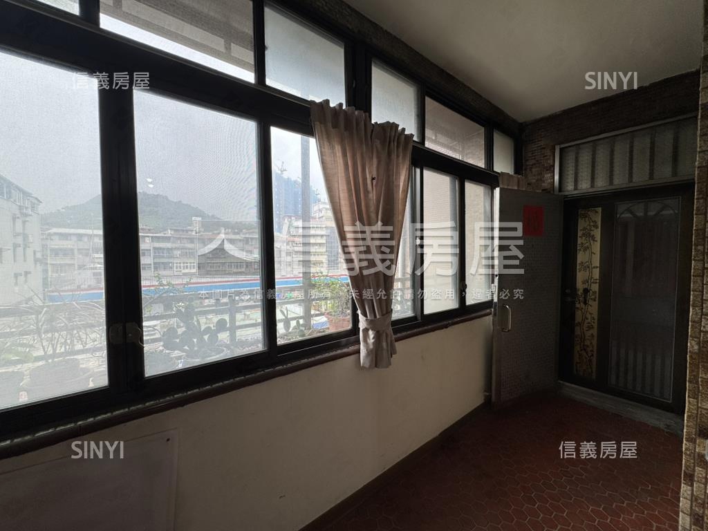 近捷運低總價三房房屋室內格局與周邊環境