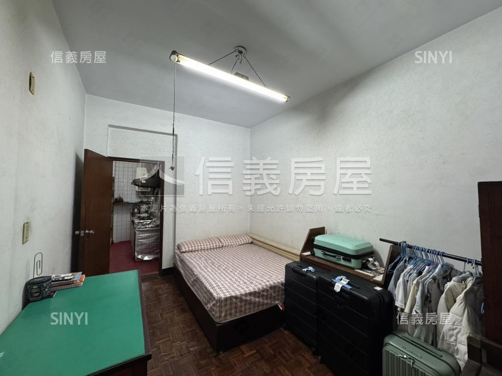 近捷運低總價三房房屋室內格局與周邊環境