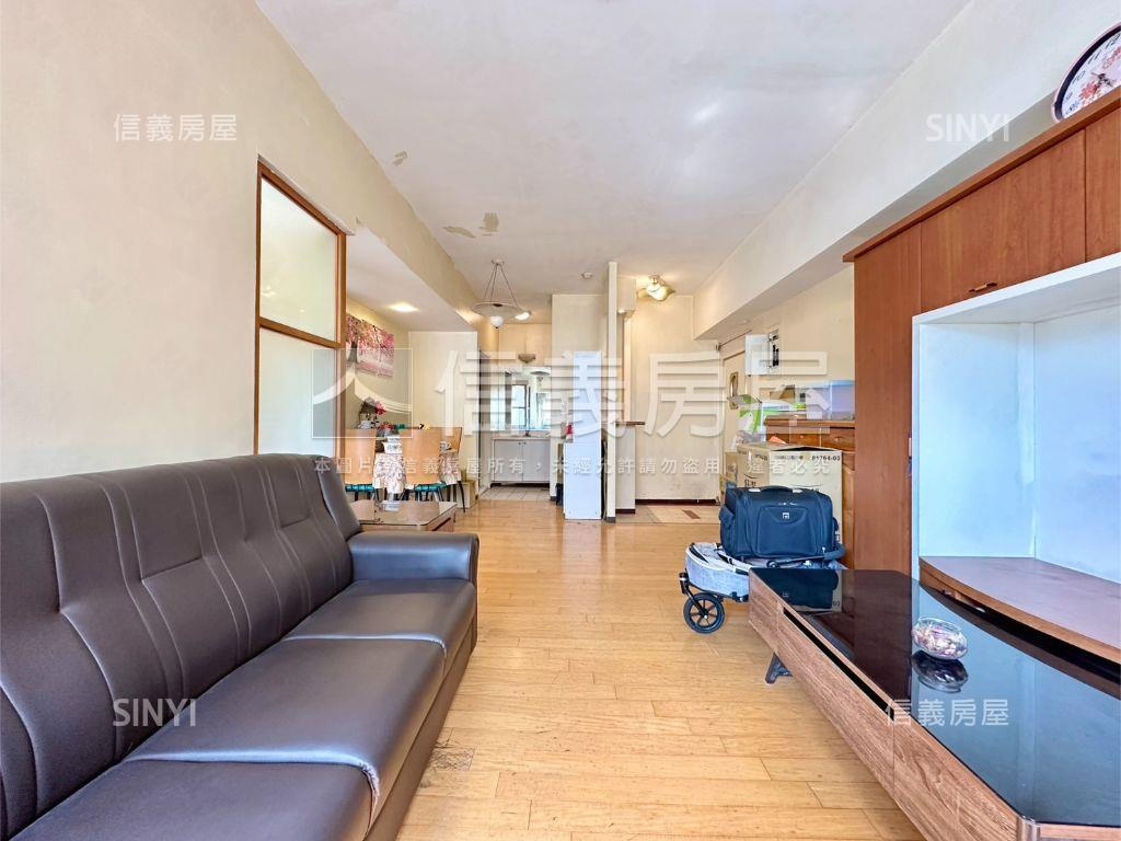 捷運龍鳳會電梯三房車位房屋室內格局與周邊環境