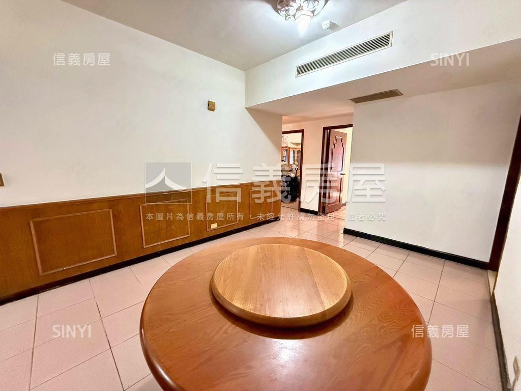 可看仁愛林蔭帝景天廈名邸房屋室內格局與周邊環境