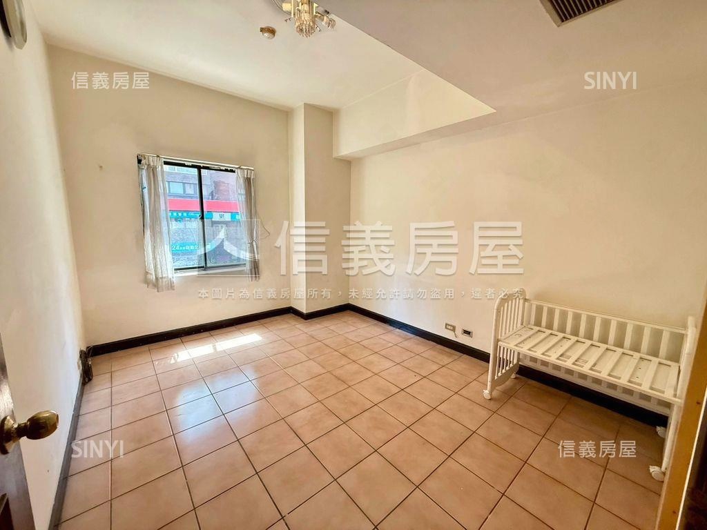 可看仁愛林蔭帝景天廈名邸房屋室內格局與周邊環境