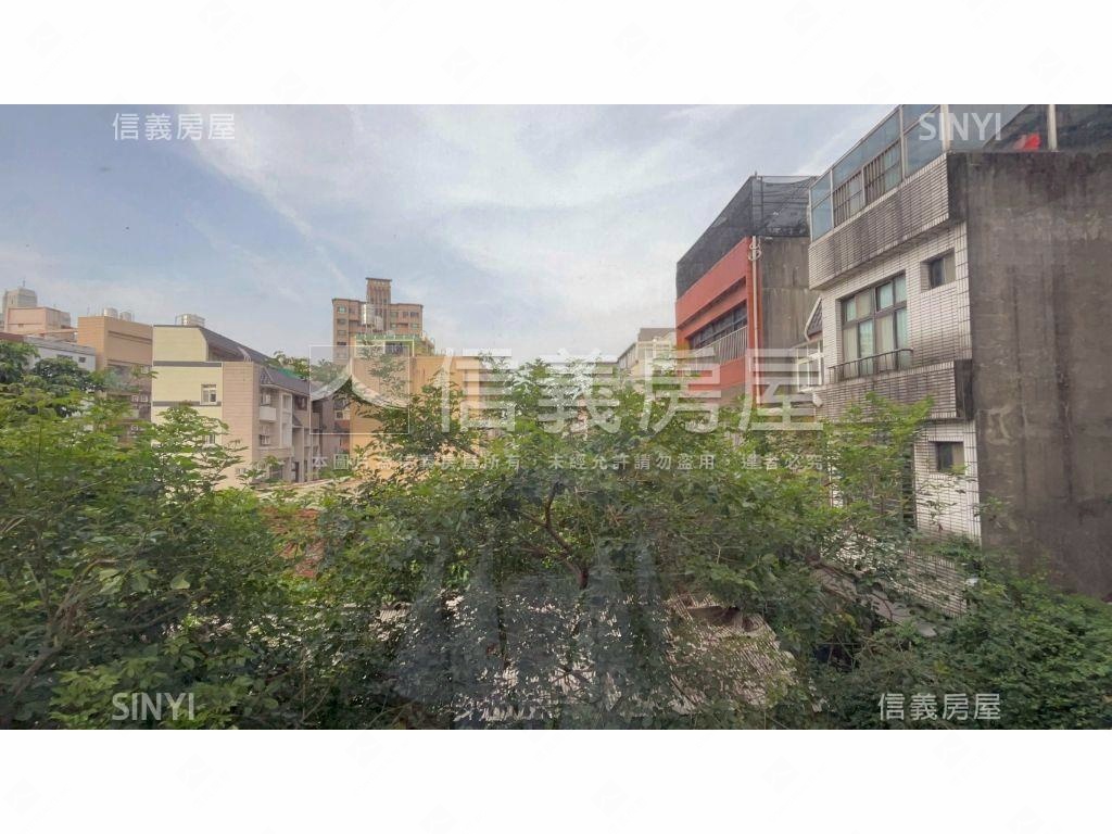 稀有市區面樹梢採光兩房房屋室內格局與周邊環境